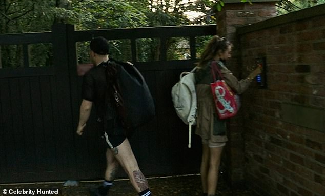 Anyone home? In a new clip for Sunday's episode, the pair, 29 and 22 respectively, hitch a ride to Kerry Katona's house in a bid to escape the agents